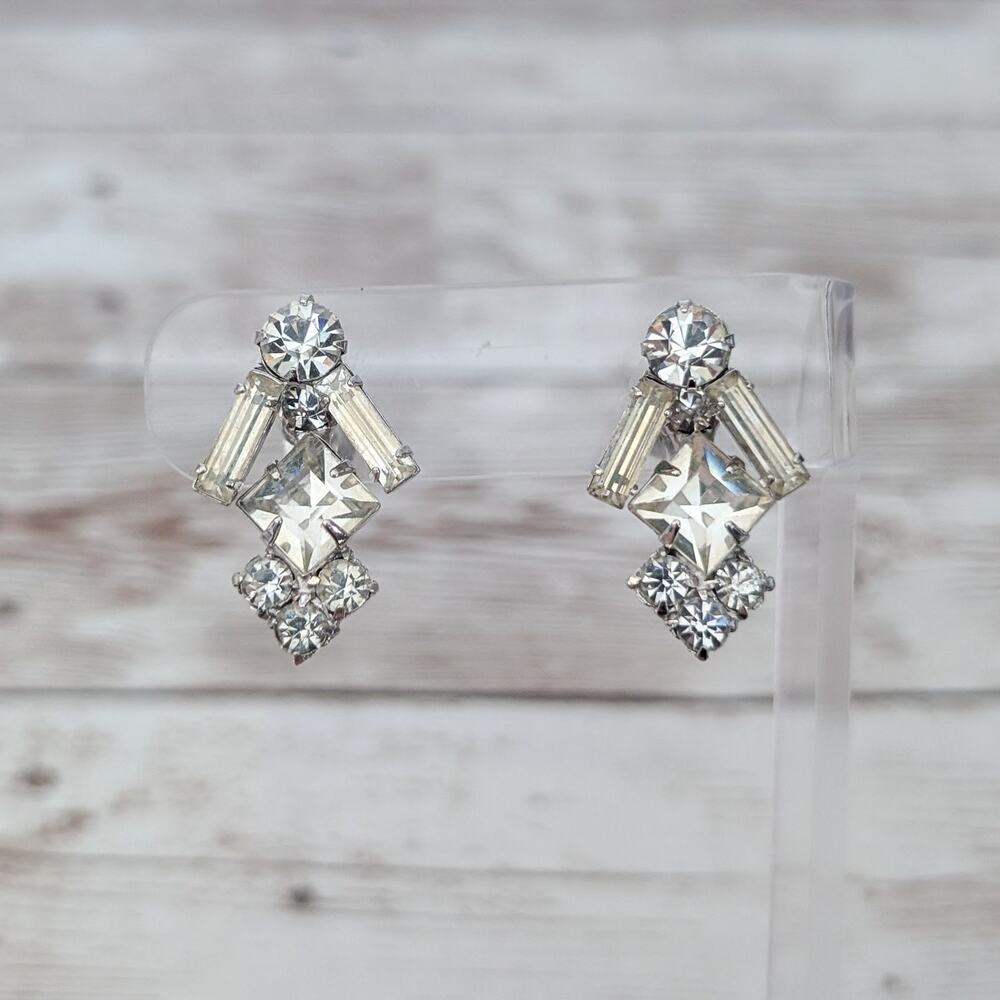 Vintage Screw Back Earrings - Stylish Unusual 1"